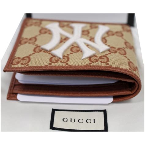 Yankees Gucci wallet